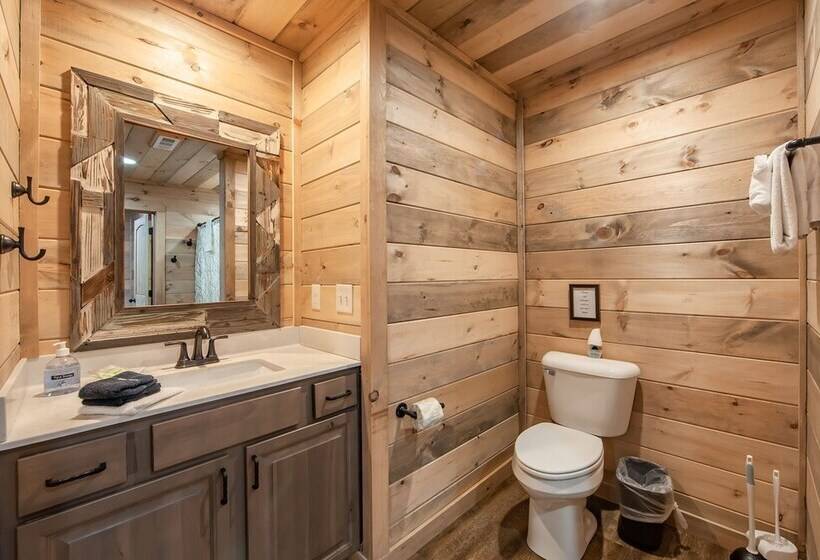 Brand New Freedom Cabin With Large Deck By Redawning