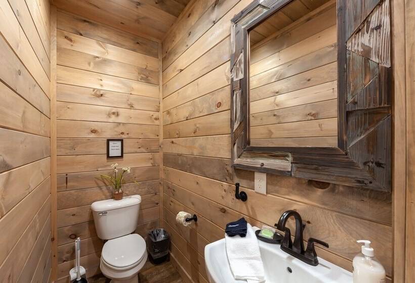 Brand New Freedom Cabin With Large Deck By Redawning