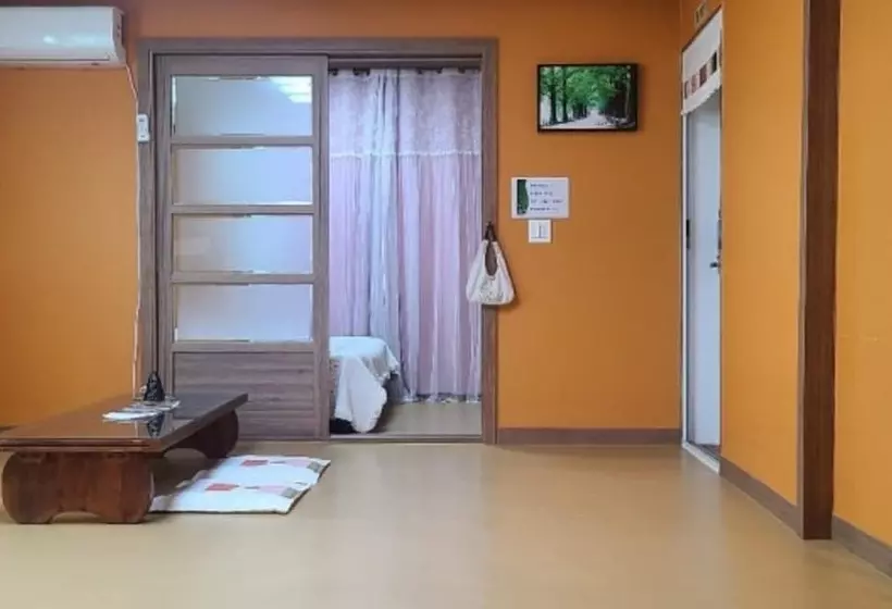 Damyang Lara 345 Pension