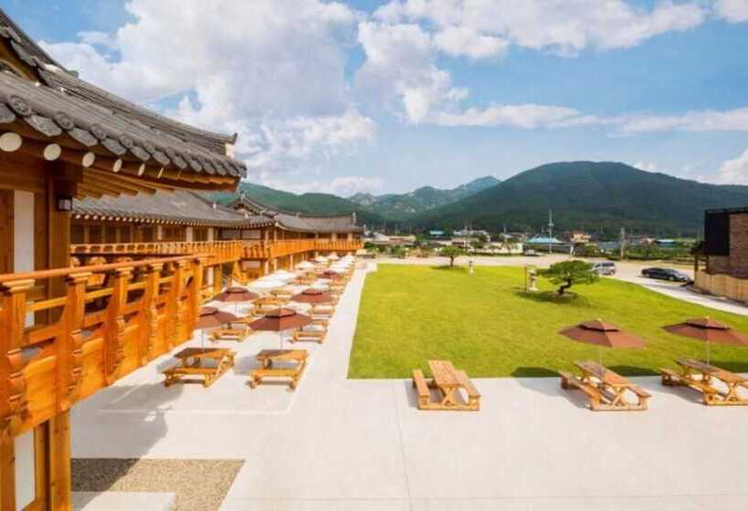Gyeongju Yongjang Hanok Pension
