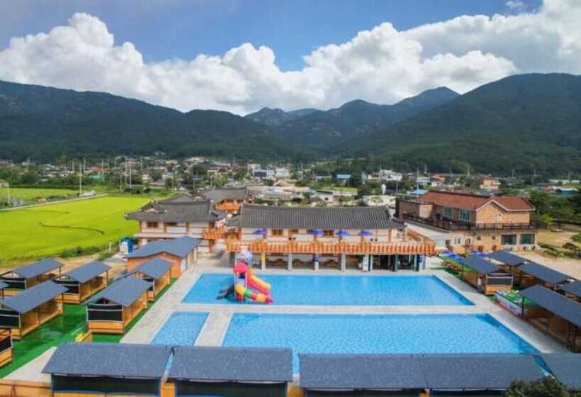 Gyeongju Yongjang Hanok Pension