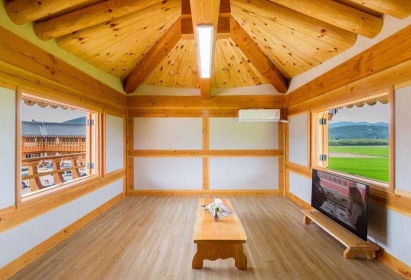 Gyeongju Yongjang Hanok Pension