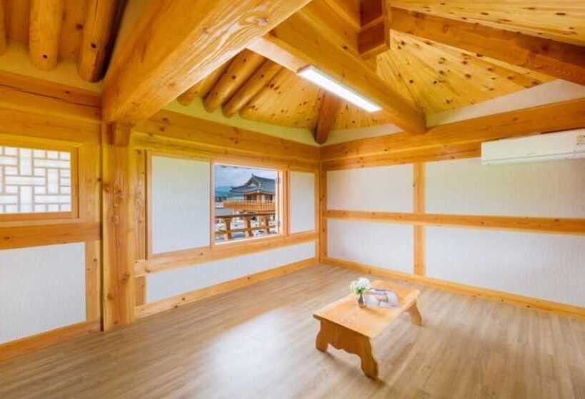 Gyeongju Yongjang Hanok Pension