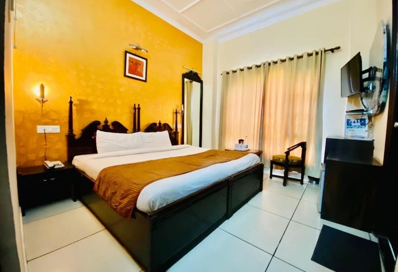 فندق Goroomgo Aachaman Abode Shimla