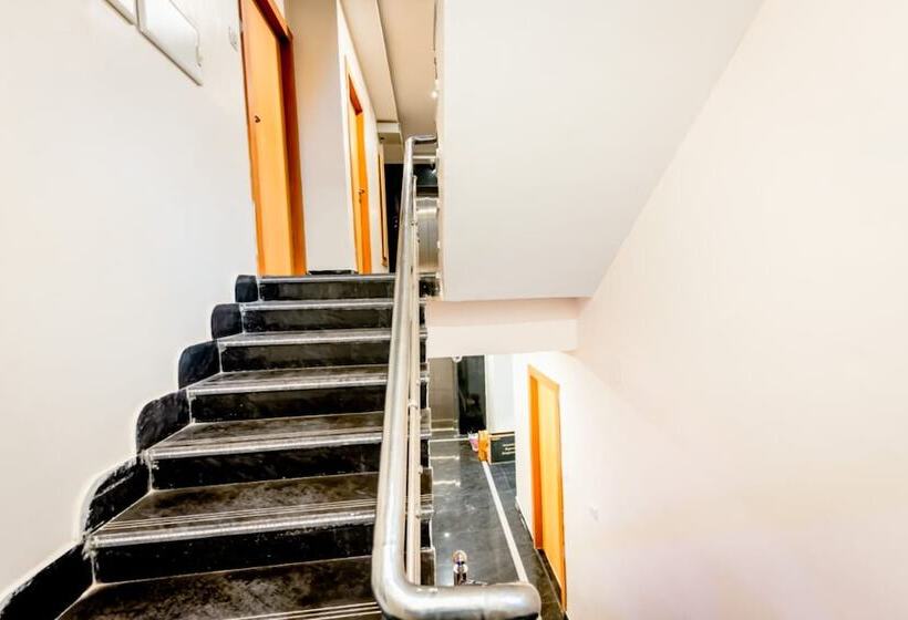 Hotelli Goroomgo Shree Gajanana Puri