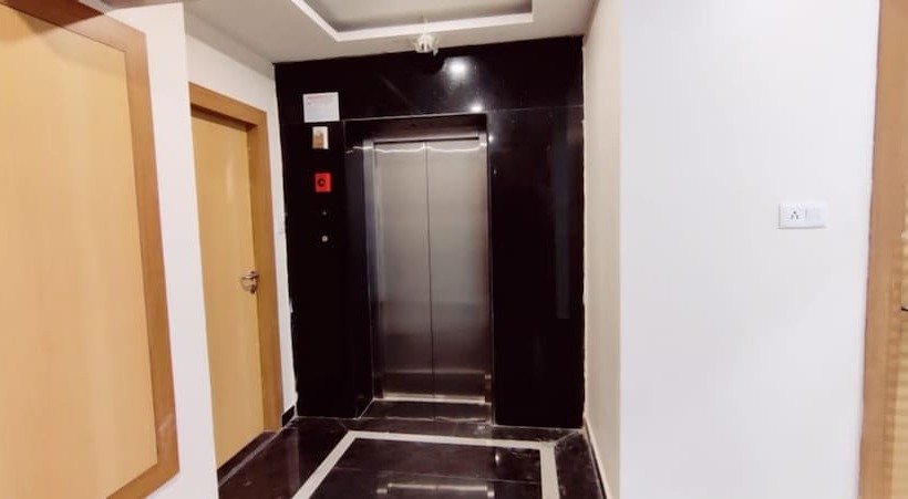 Отель Goroomgo Shree Gajanana Puri