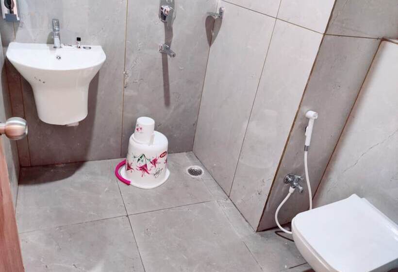 Hotelli Goroomgo Shree Gajanana Puri