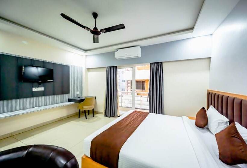 Отель Goroomgo Shree Gajanana Puri