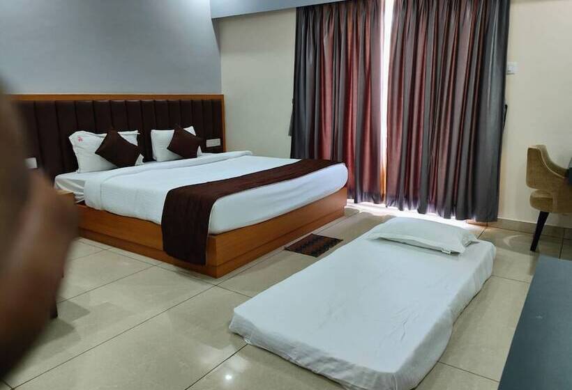 Отель Goroomgo Shree Gajanana Puri