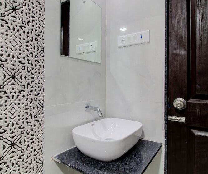 Hotel Samaira Residency