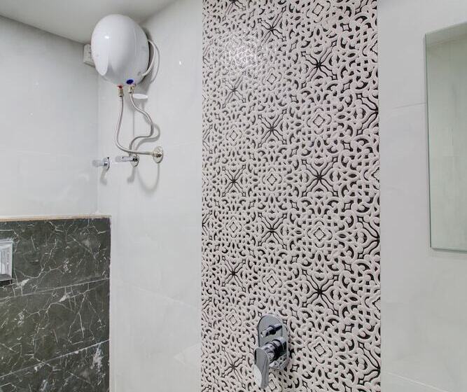 Hotel Samaira Residency