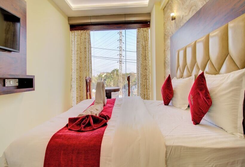 Hotel Samaira Residency
