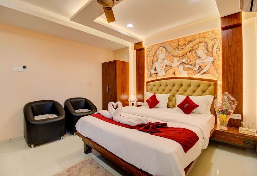Hotel Samaira Residency