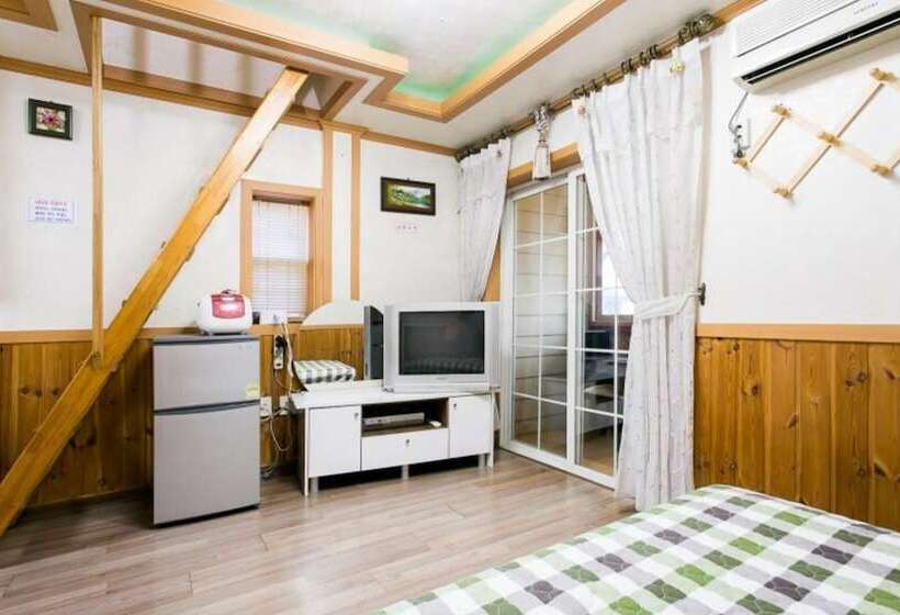 Hwaseong Yeoulteo Pension