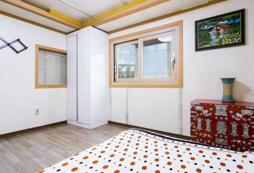 Hwaseong Yeoulteo Pension