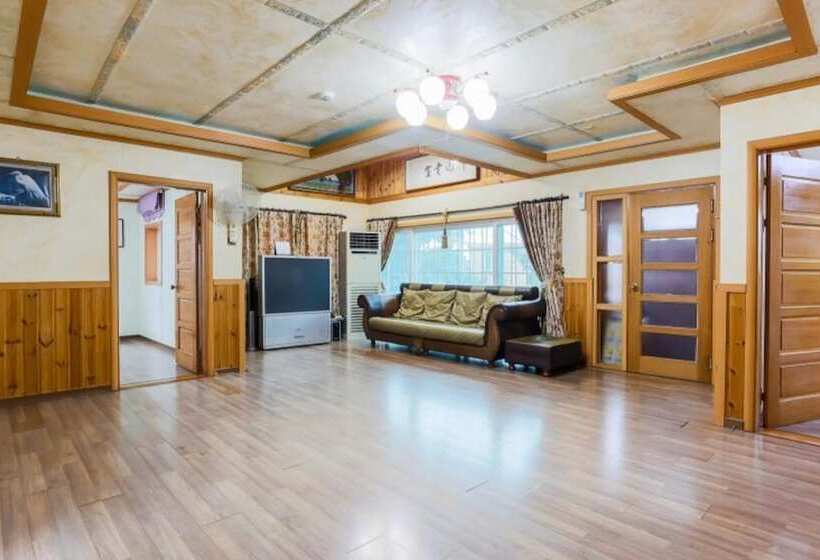 Hwaseong Yeoulteo Pension