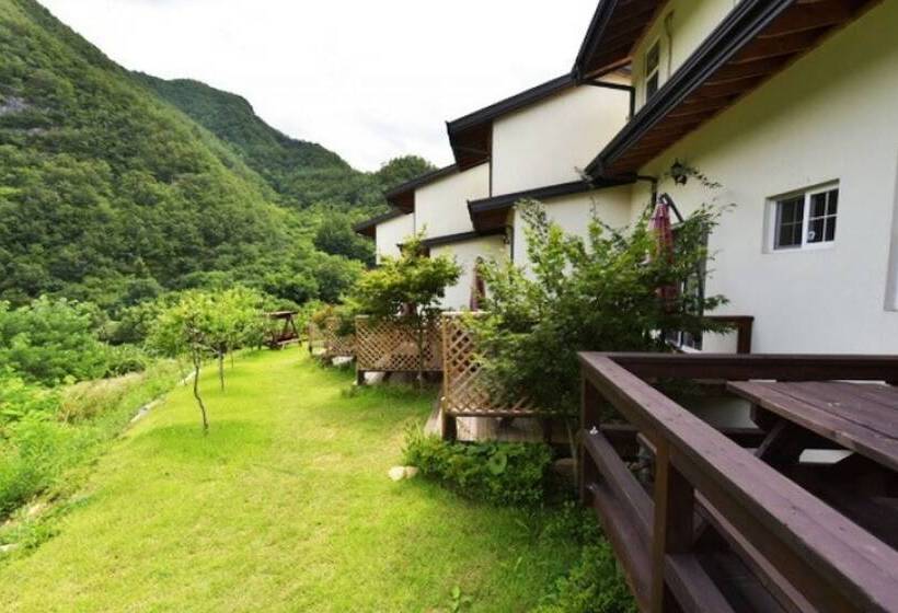 Jeongseon Cloud Ladder Pension