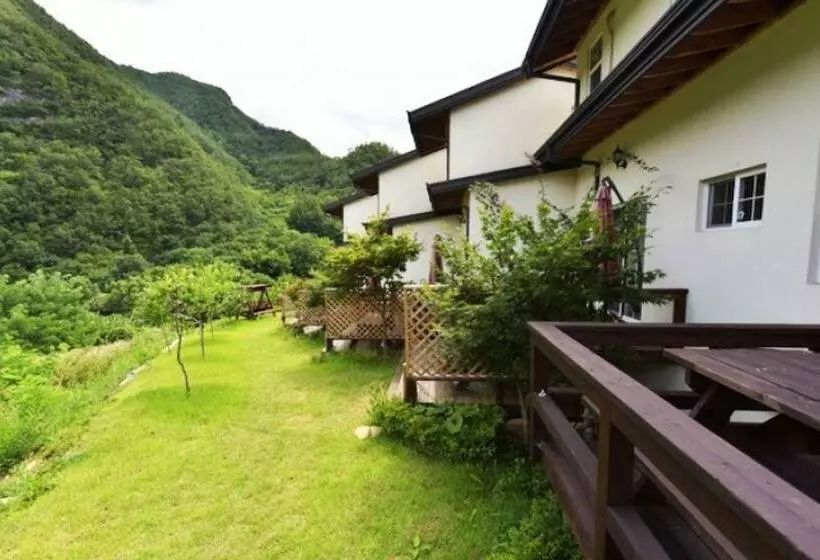 Jeongseon Cloud Ladder Pension