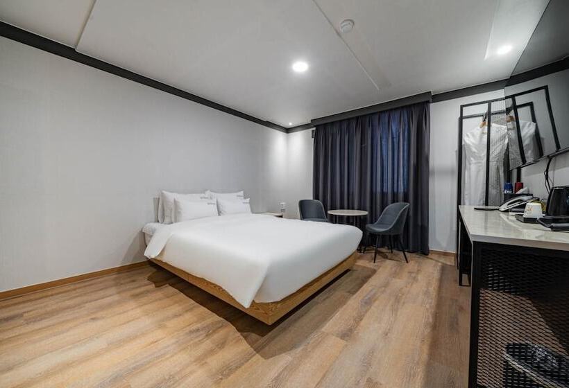 فندق على الطريق Namhae Manhattan