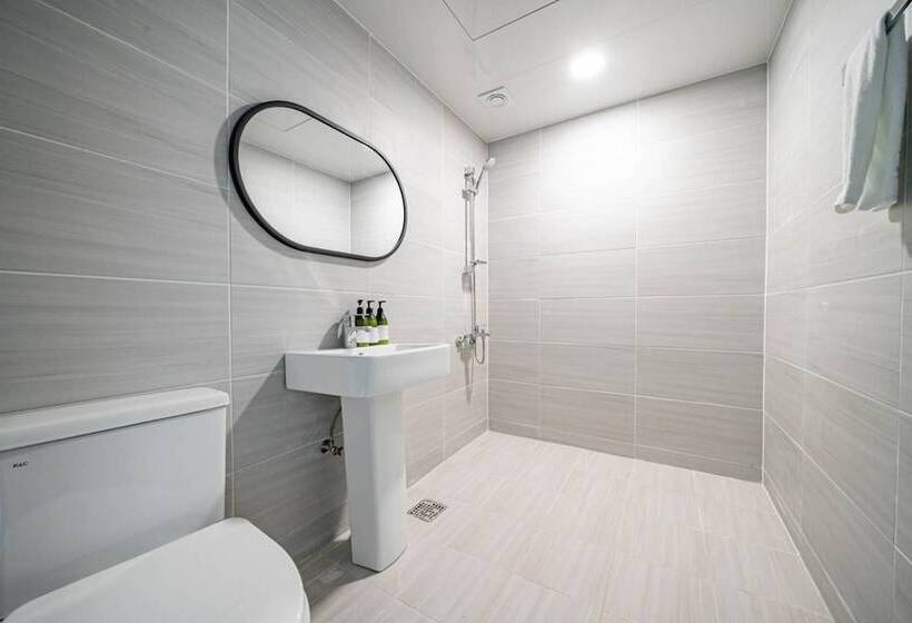 فندق على الطريق Namhae Manhattan