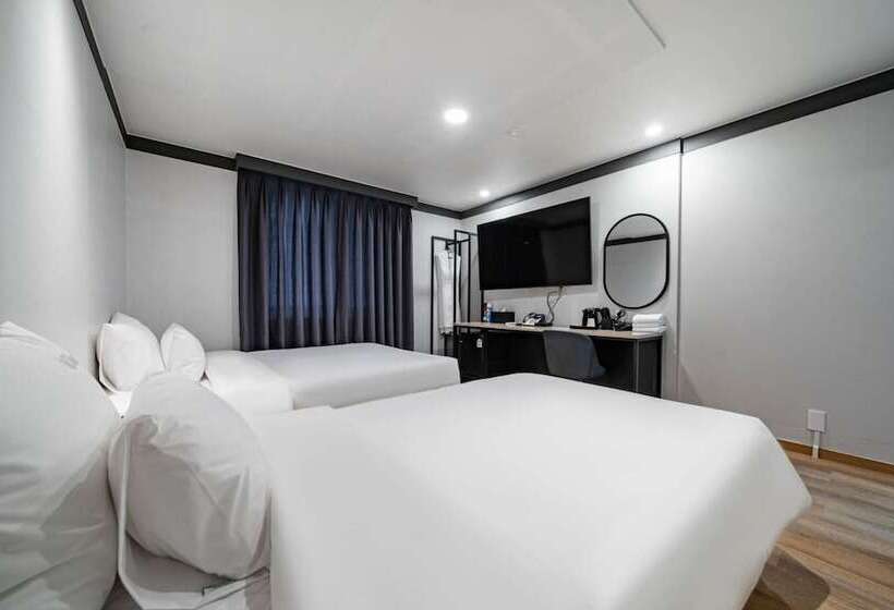 فندق على الطريق Namhae Manhattan