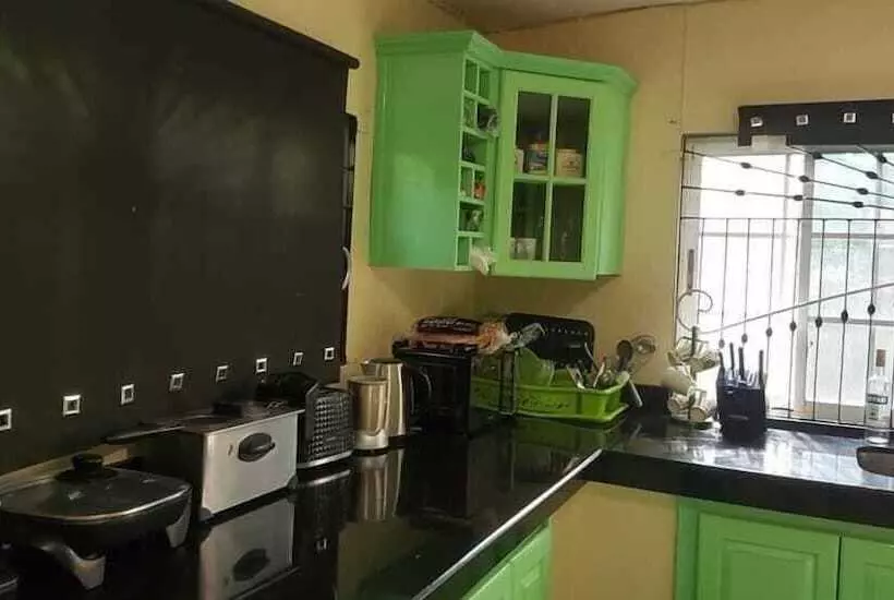 پانسیون Arms Of Charms Guesthouse