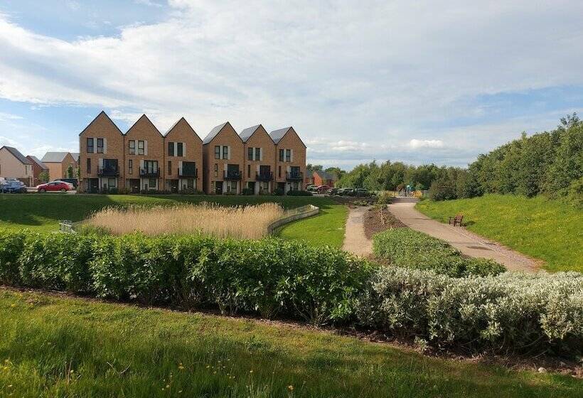 Pensione Room In Guest Room Double Room, Full Kitchen, Smart Tv, Shared Bathroom In 3 Bed Home