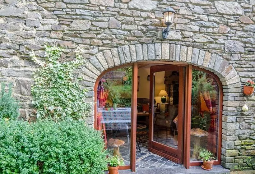 Majatalo Dri Les Courtils