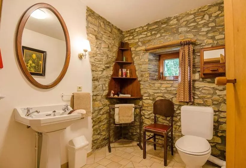 Majatalo Dri Les Courtils