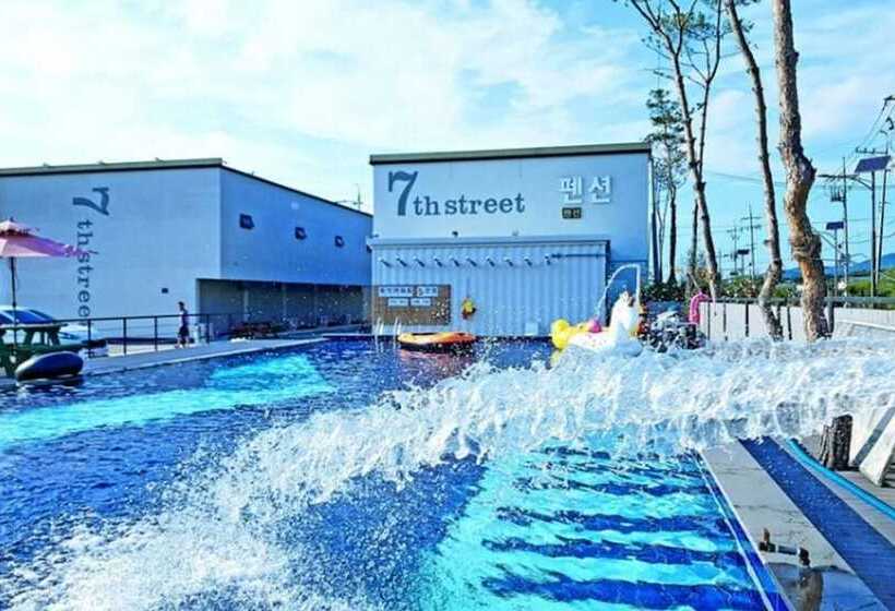 Pension (Hôtel basse catégorie) Gyeongju Seventh Avenue Pool Villa