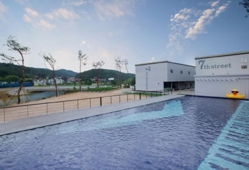 Pension (Hôtel basse catégorie) Gyeongju Seventh Avenue Pool Villa