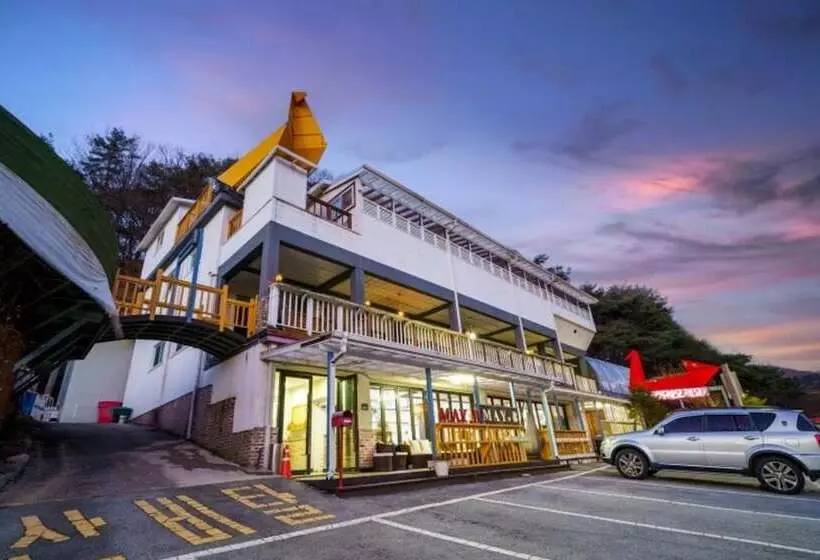 ペンション Pocheon Sanbong Poolvilla