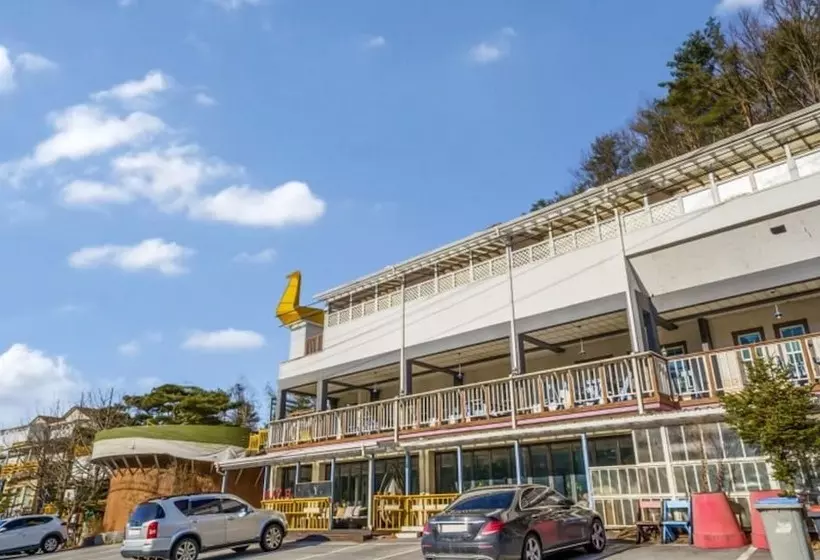 ペンション Pocheon Sanbong Poolvilla