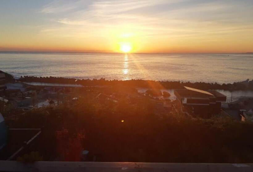 Yeongdeok Solhyanggi Pension