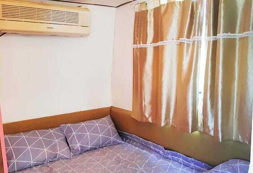 Yeongdeok Solhyanggi Pension