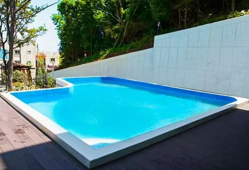 Yeosu Lamer Pension