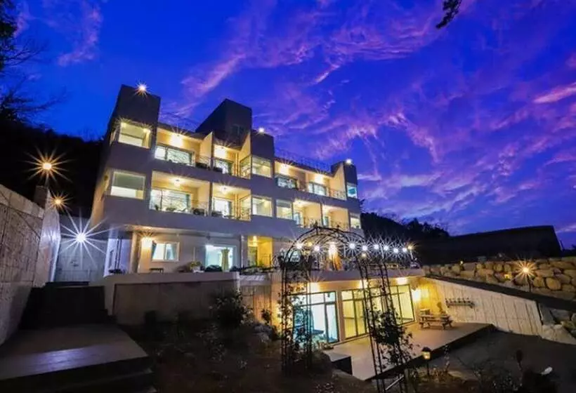Yeosu Lamer Pension