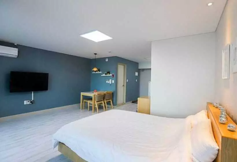 Yeosu Lamer Pension