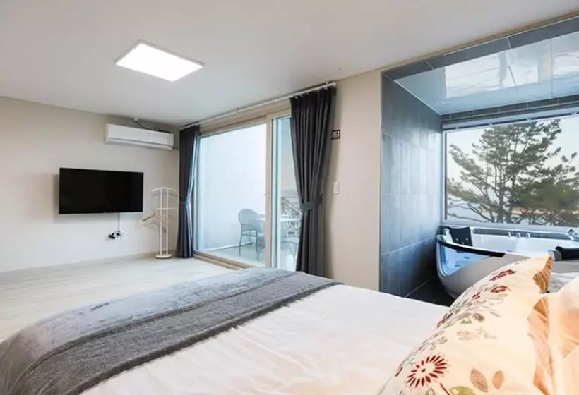 Yeosu Lamer Pension
