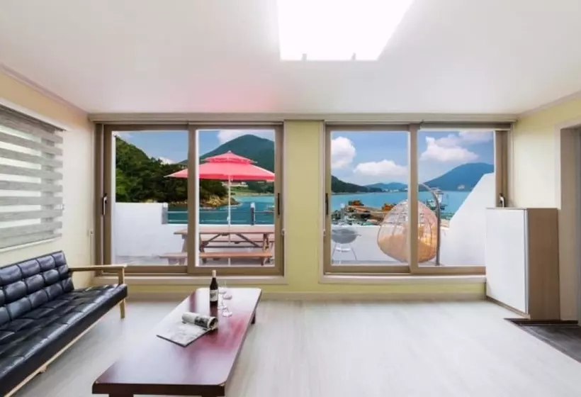 Yeosu Ocean View Pension