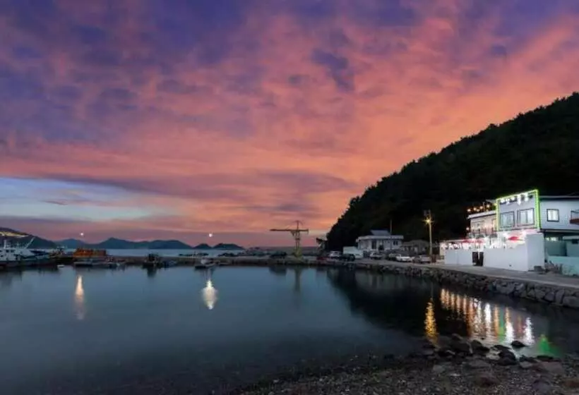 Yeosu Ocean View Pension