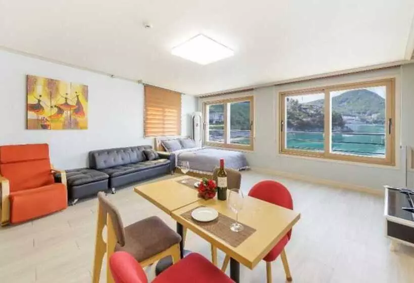 Yeosu Ocean View Pension