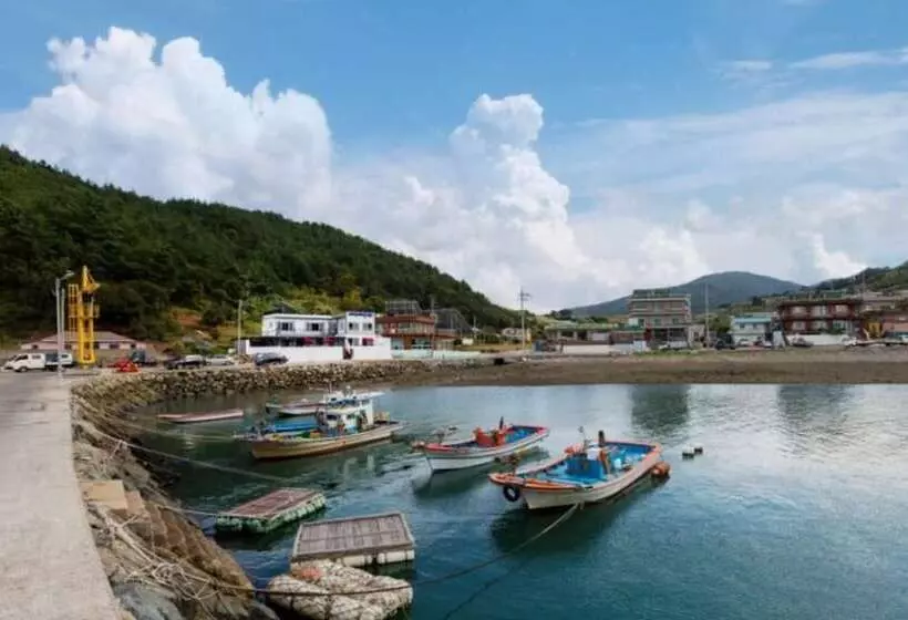 Yeosu Ocean View Pension