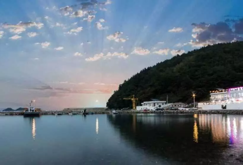 Yeosu Ocean View Pension