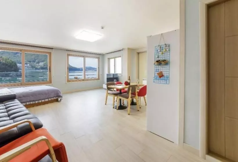 Yeosu Ocean View Pension