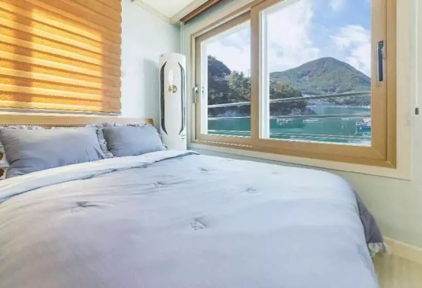 Yeosu Ocean View Pension