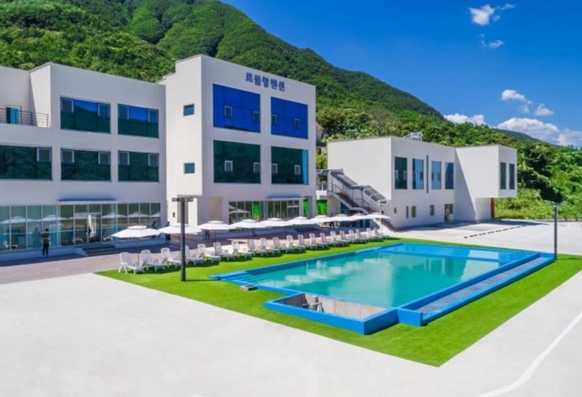 Danyang Le Blanc Pension