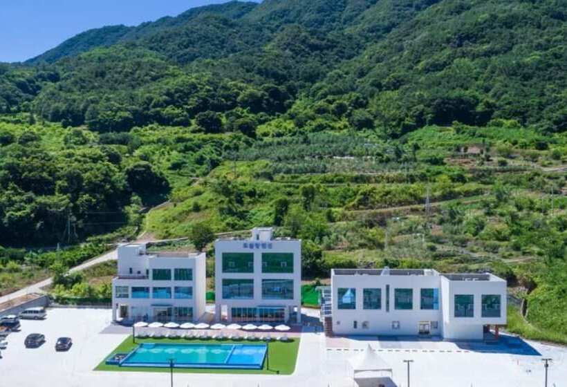 Danyang Le Blanc Pension
