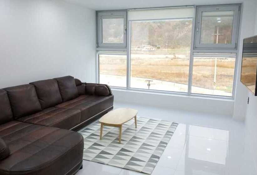 Danyang Le Blanc Pension