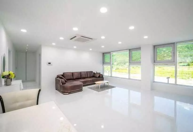 Danyang Le Blanc Pension